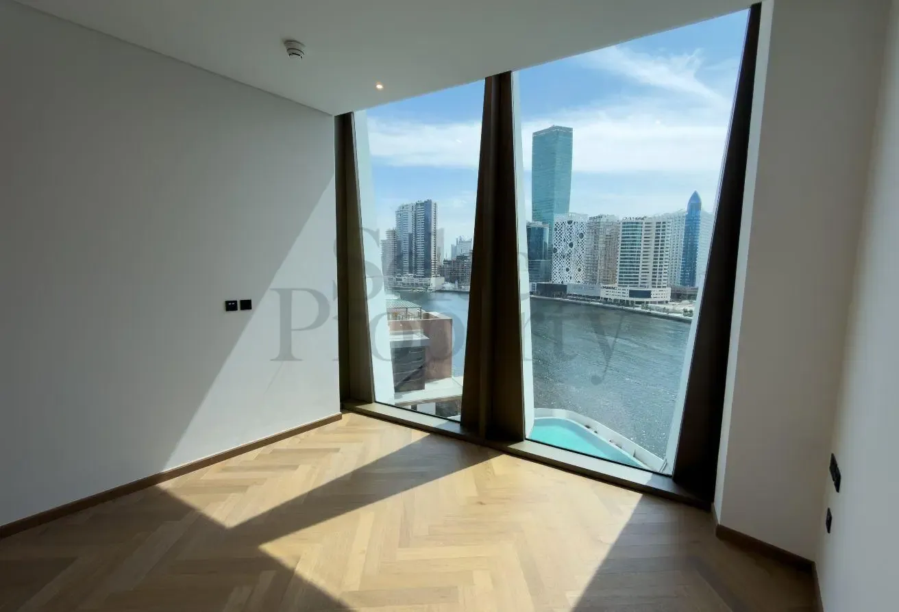2 Bedroom in Jumeirah Living Business Bay