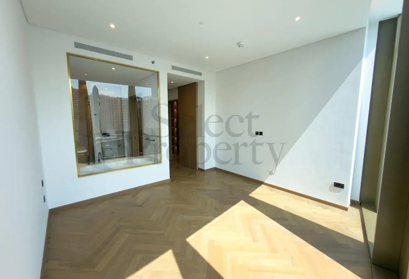 2 Bedroom in Jumeirah Living Business Bay