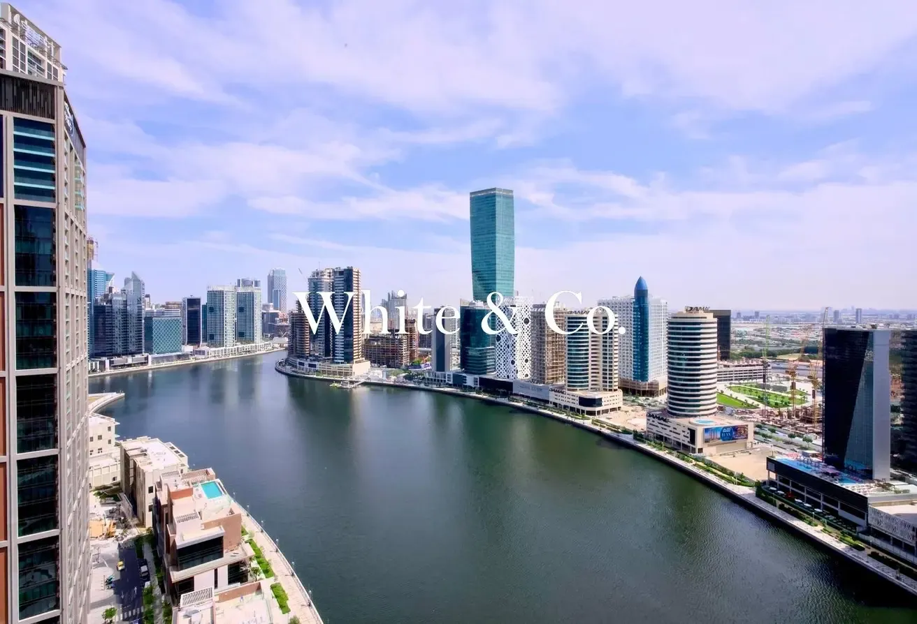 Bellow Market | Full Canal View | OP Deal