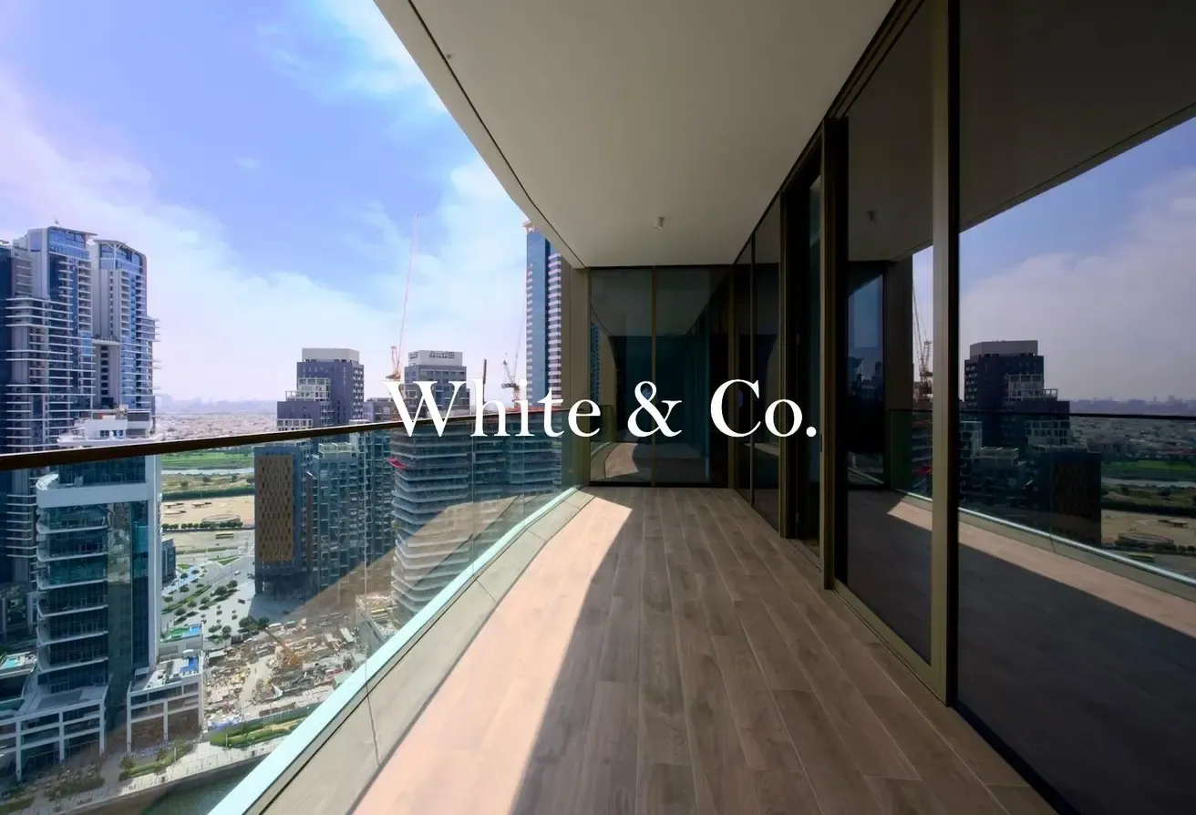 Bellow Market | Full Canal View | OP Deal