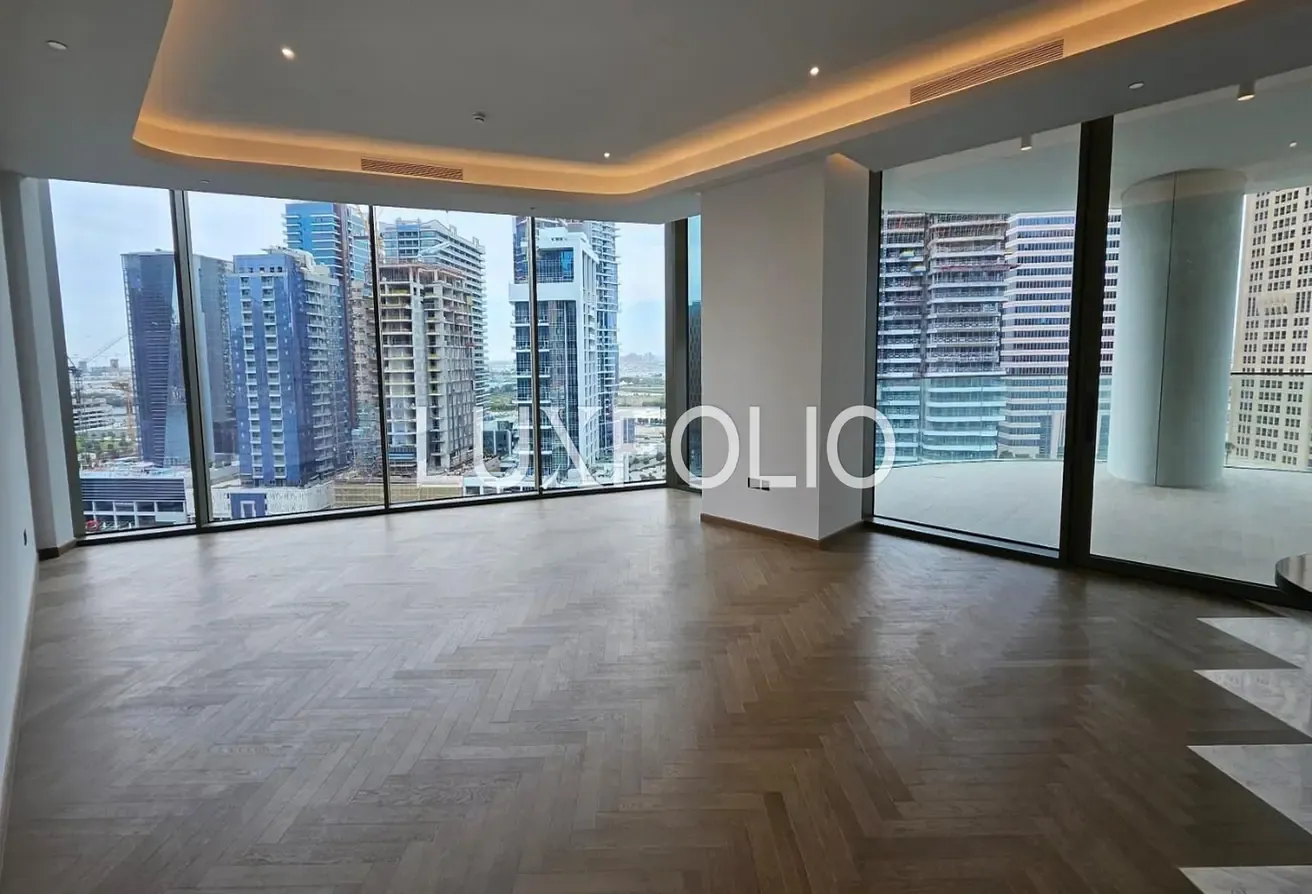 Genuine Resale | Canal View | Corner Unit
