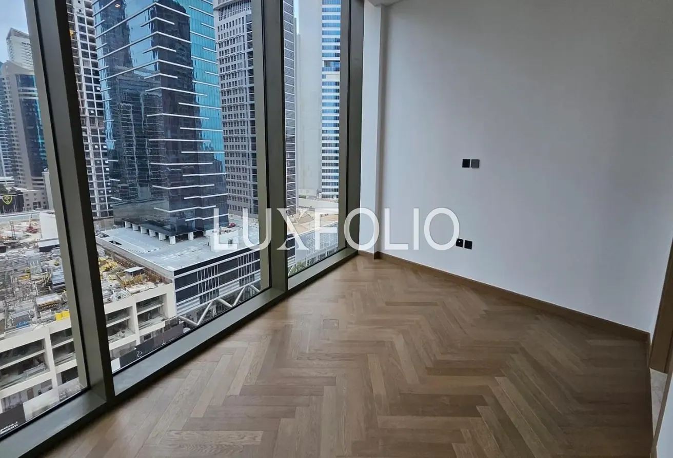 Genuine Resale | Canal View | Corner Unit