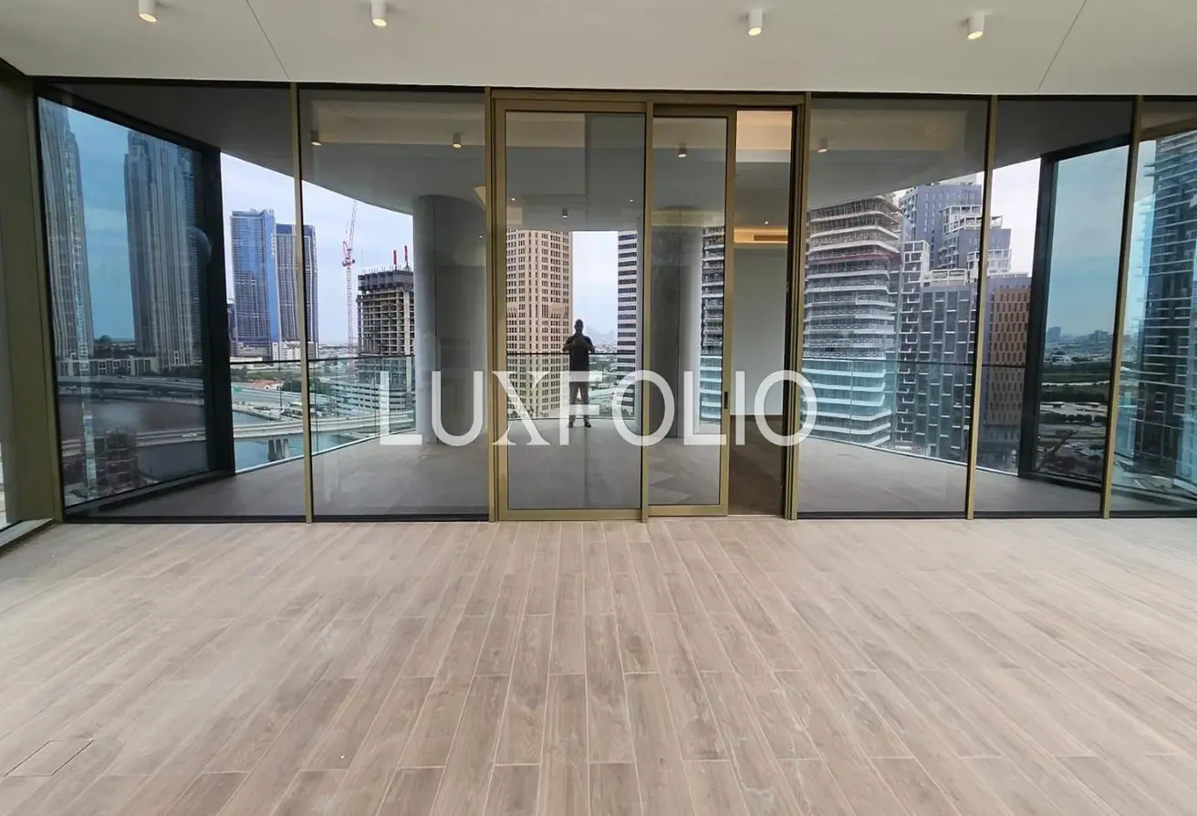 Genuine Resale | Canal View | Corner Unit