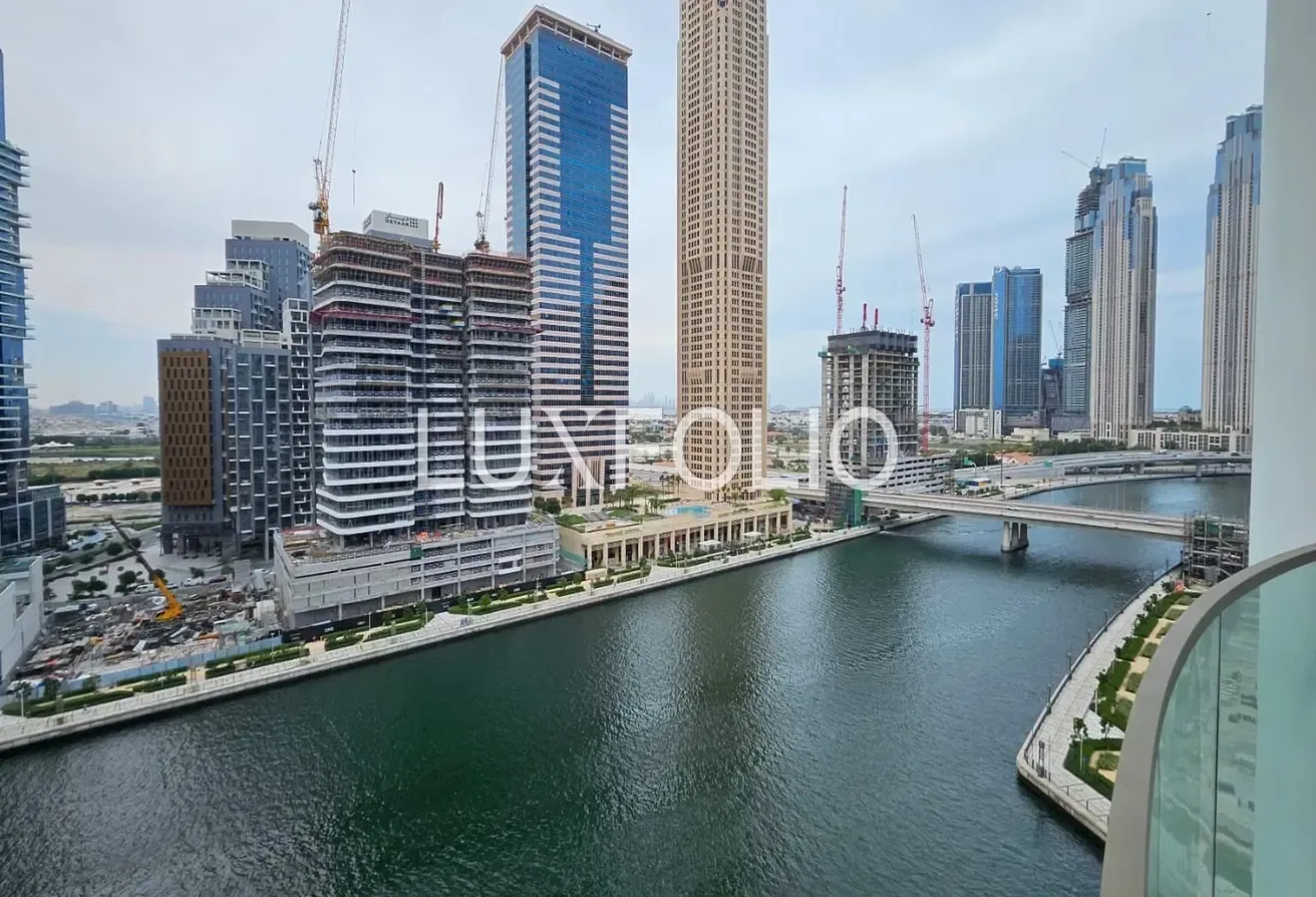 Genuine Resale | Canal View | Corner Unit