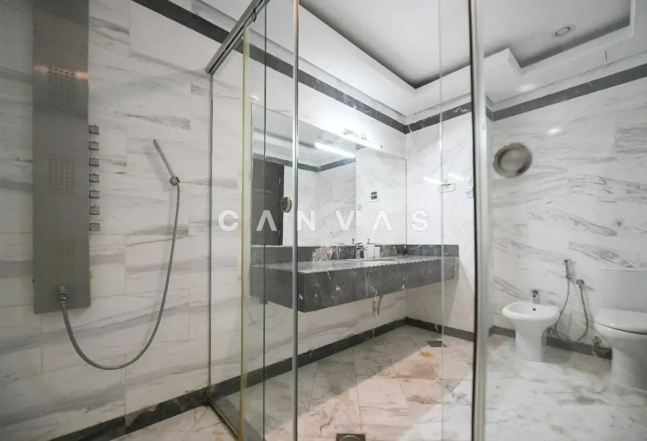 Burj Khalifa and Stable Views | Huge Penthouse