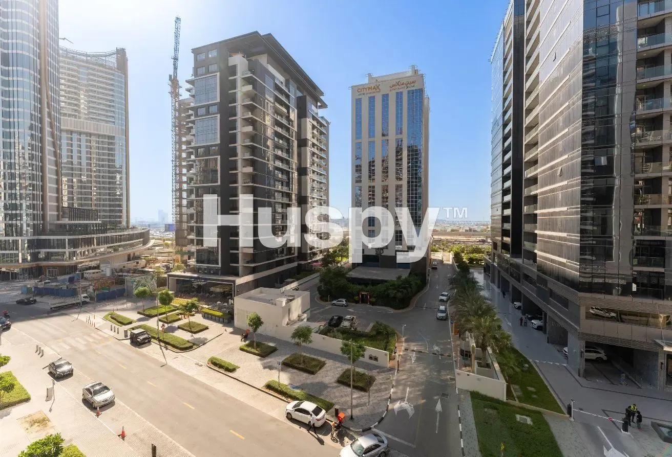 Spacious Studio | Community View | Low Floor