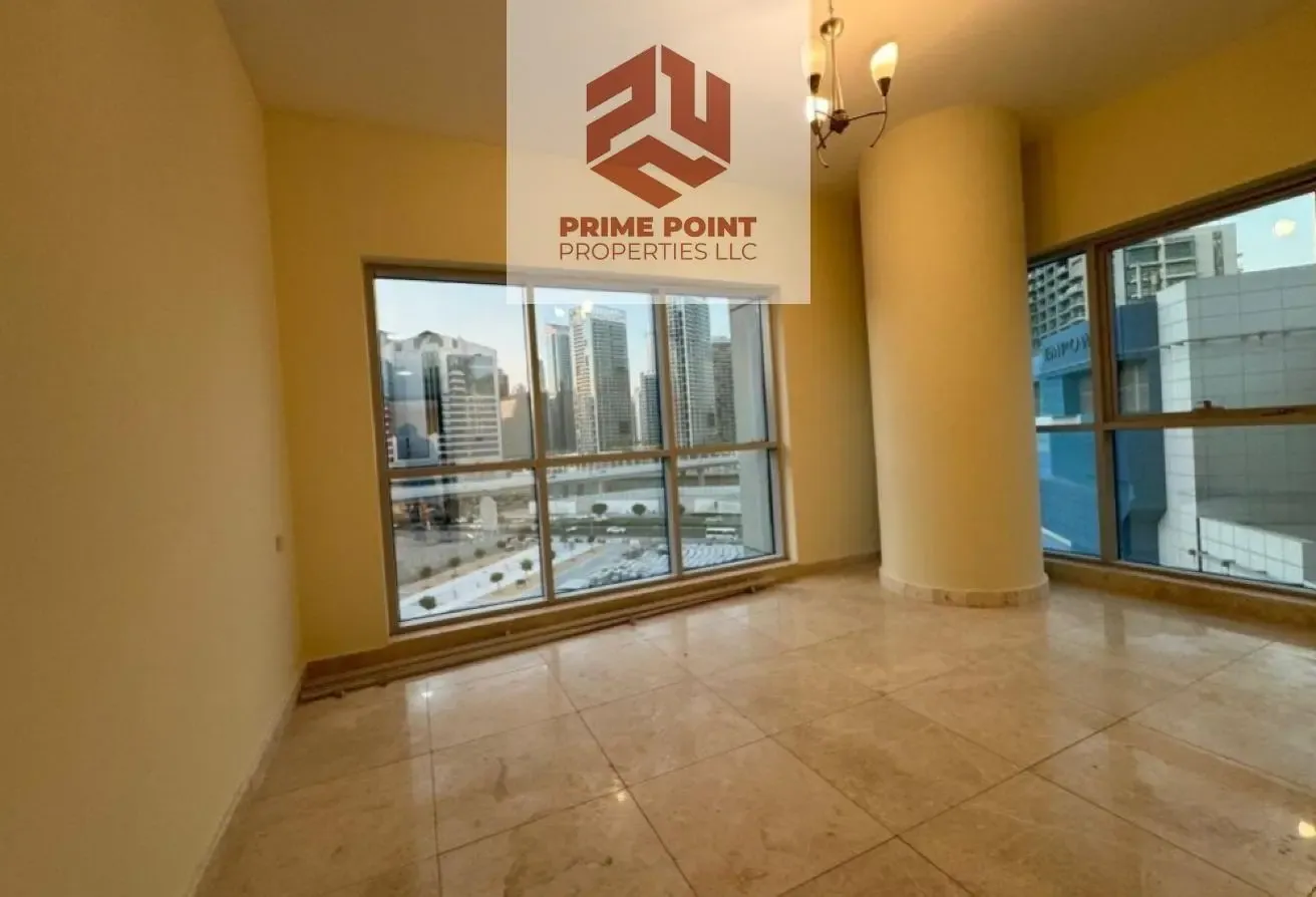 Spacious & Well-Maintained Apartment Close kitchen