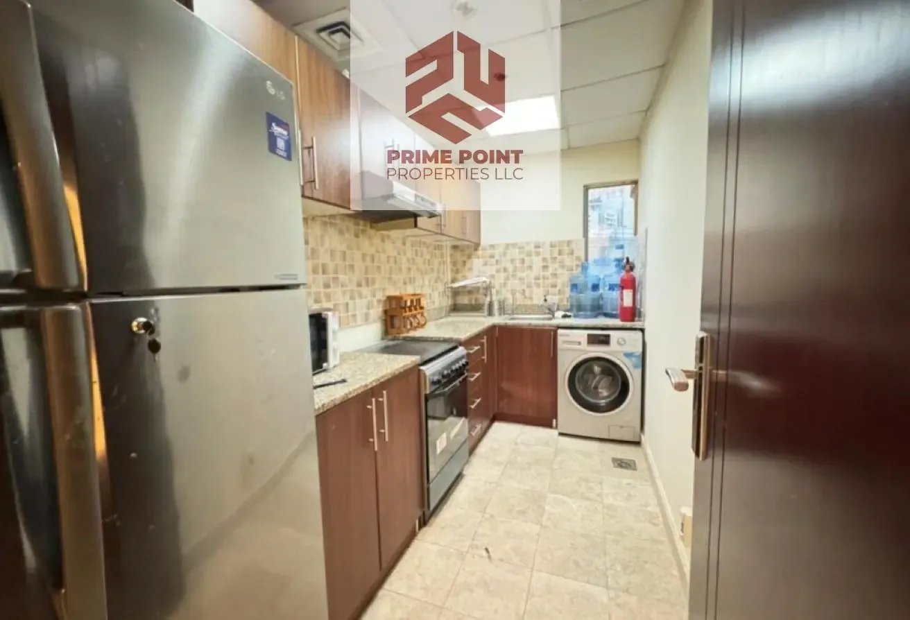 Spacious & Well-Maintained Apartment Close kitchen