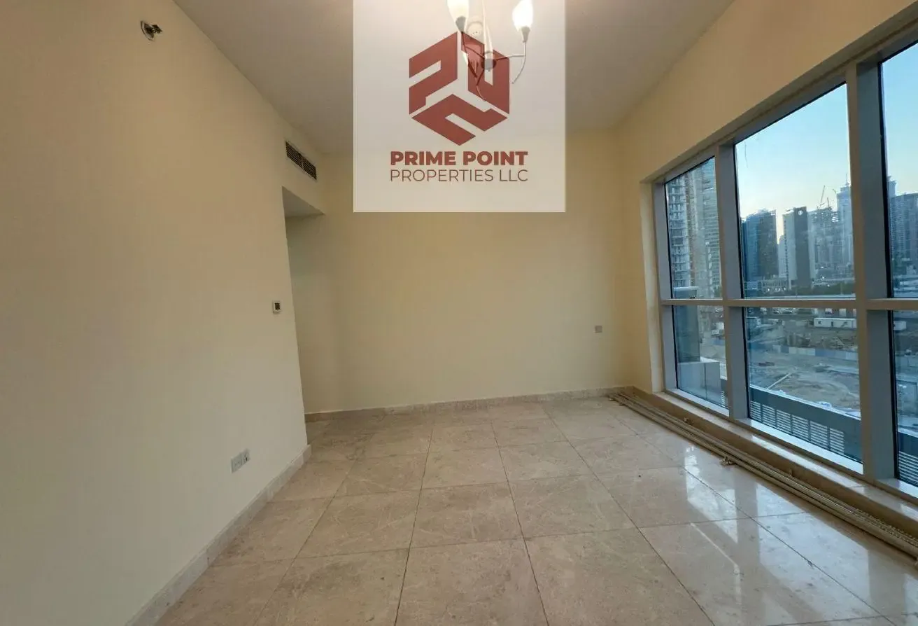 Spacious 1BR | Closed Kitchen | Rented Unit