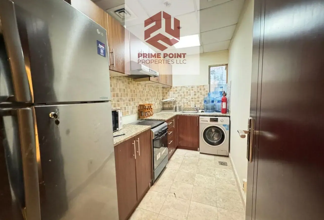 Spacious 1BR | Closed Kitchen | Rented Unit