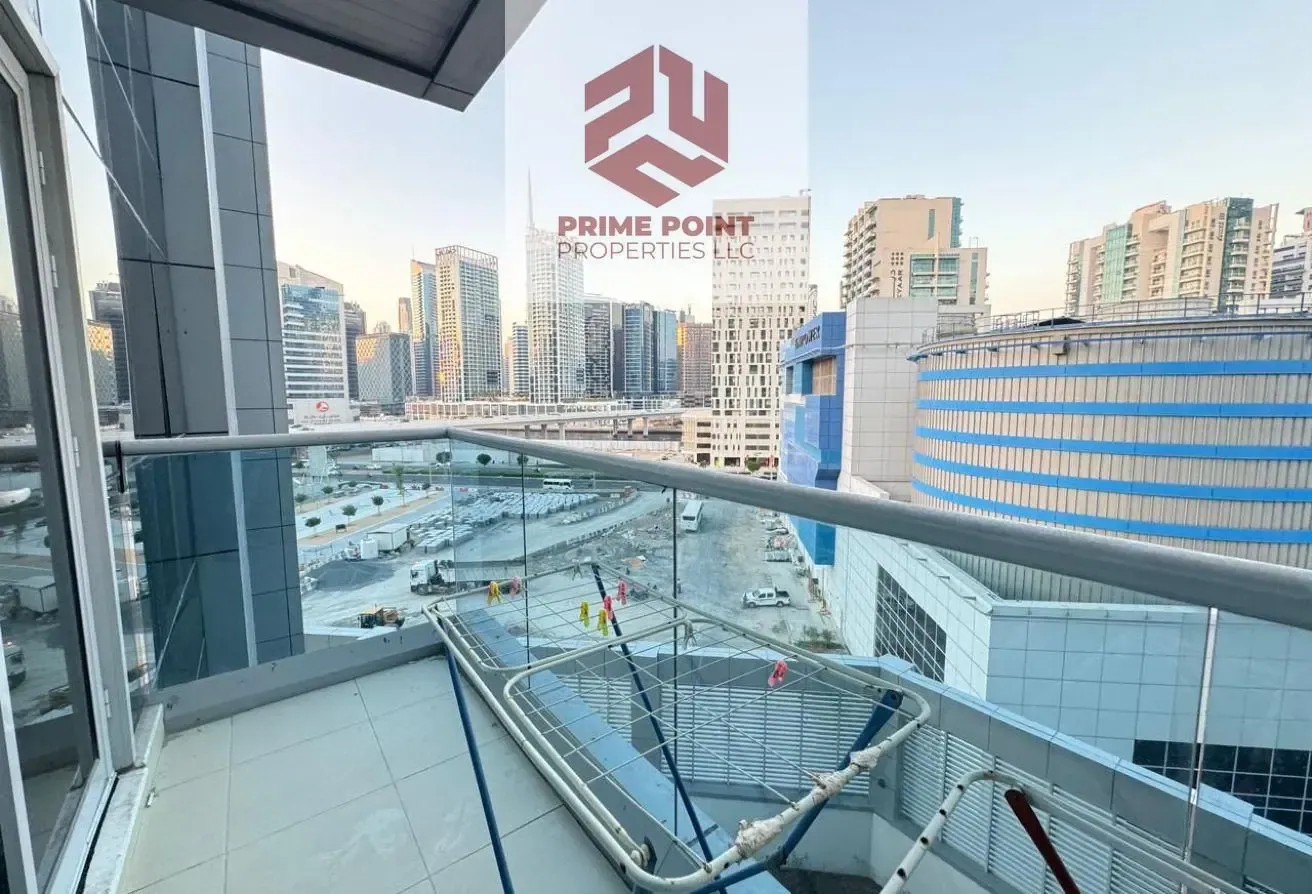 Spacious 1BR | Closed Kitchen | Rented Unit