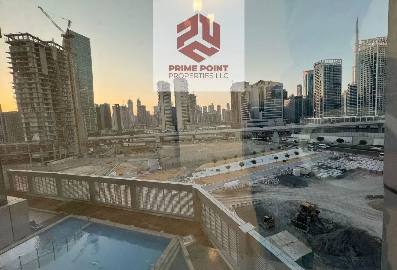 Spacious 1BR | Closed Kitchen | Rented Unit