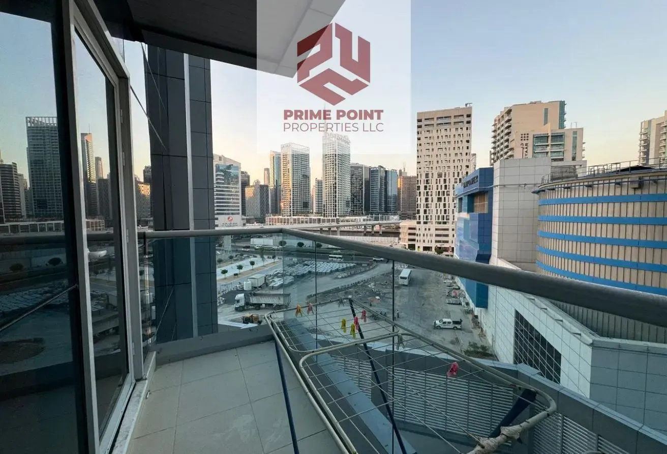Spacious 1BR | Closed Kitchen | Rented Unit