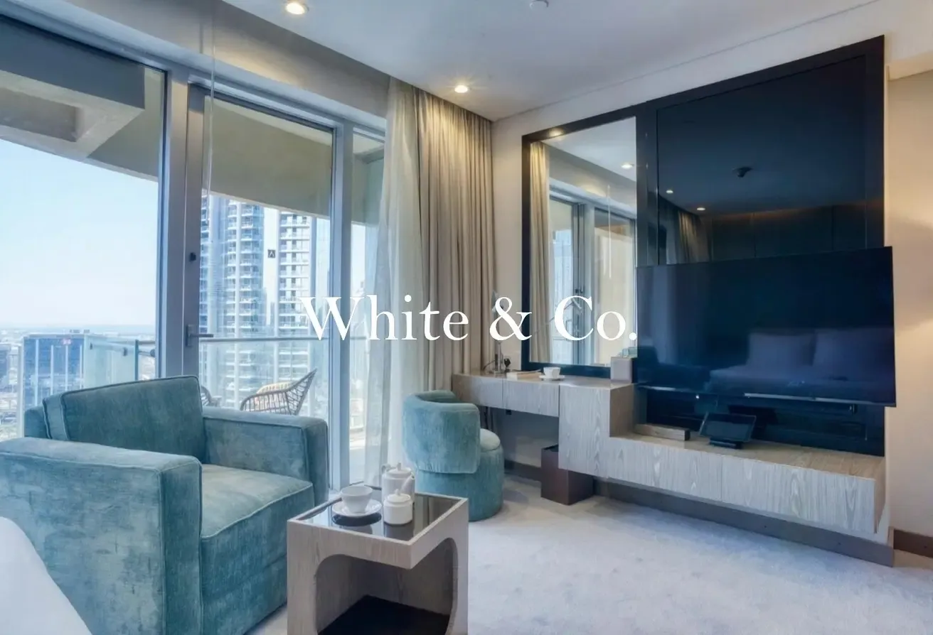 Perfect Location | Upgraded | Luxury Unit