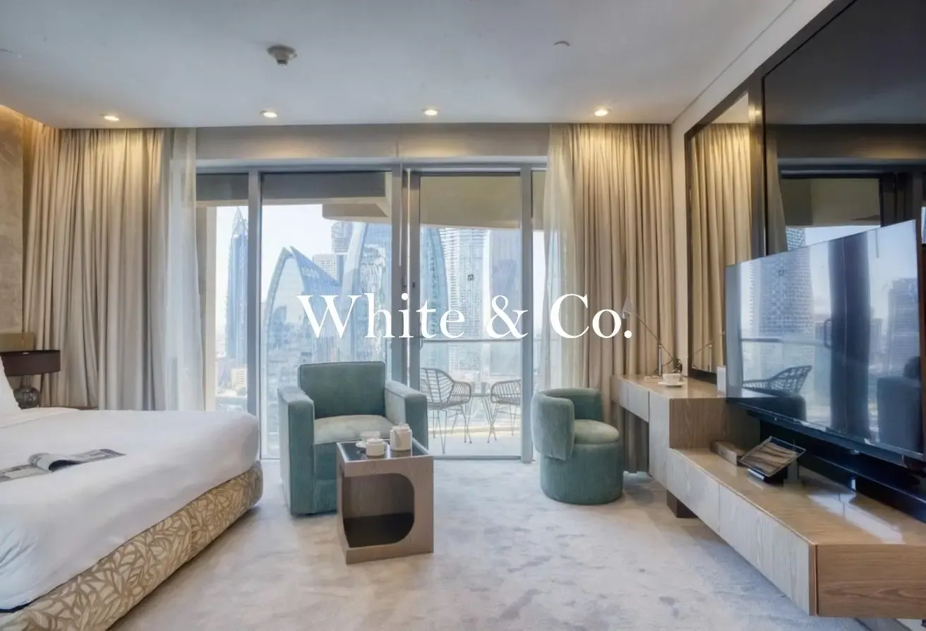 Perfect Location | Upgraded | Luxury Unit