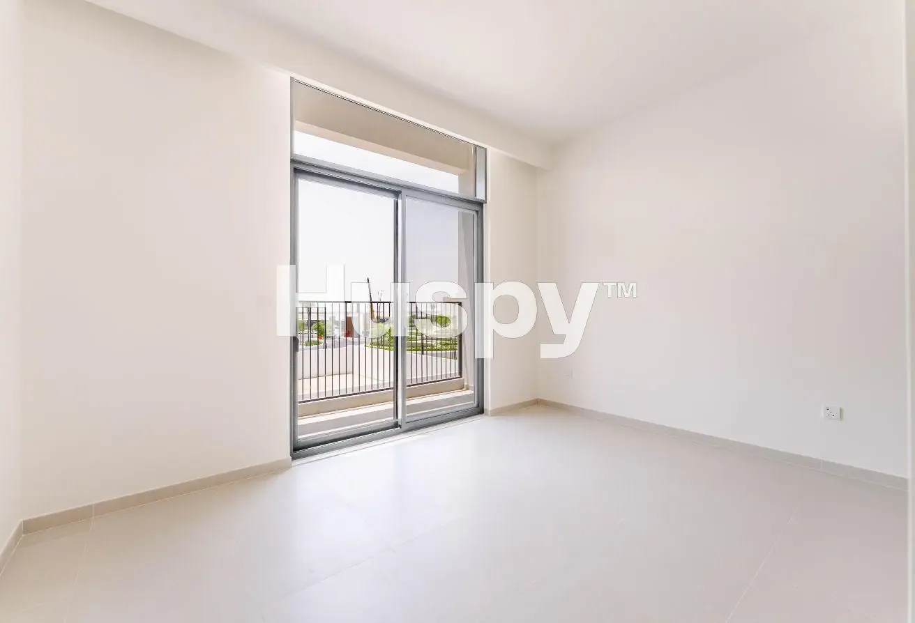 Near Amenities | Landscaped | Vacant On transfer