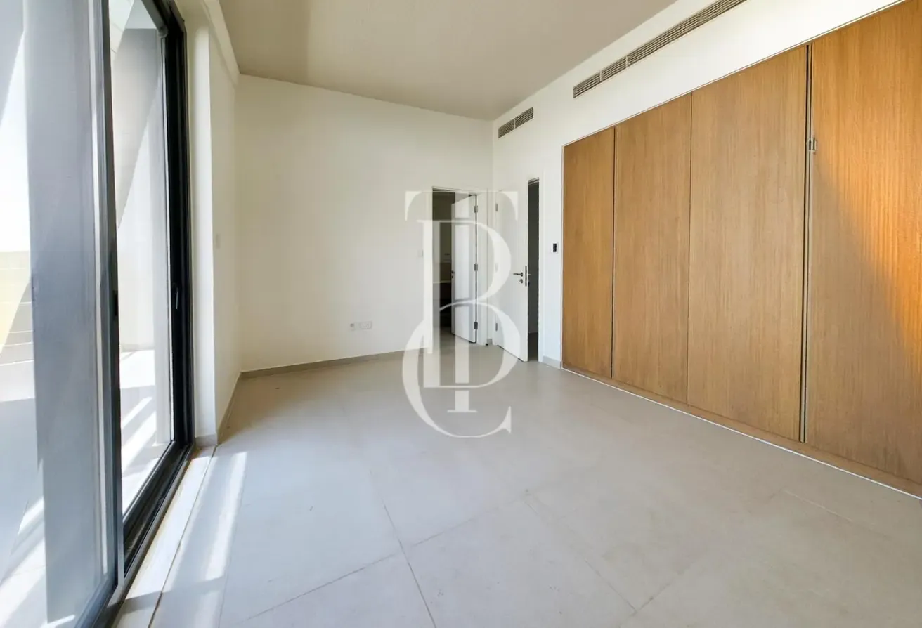 Investor Deal | Single Row | Spacious Layout