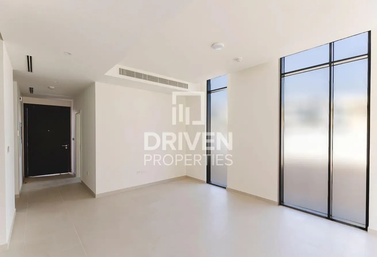 Corner Villa | Ready to Move in | Large Plot