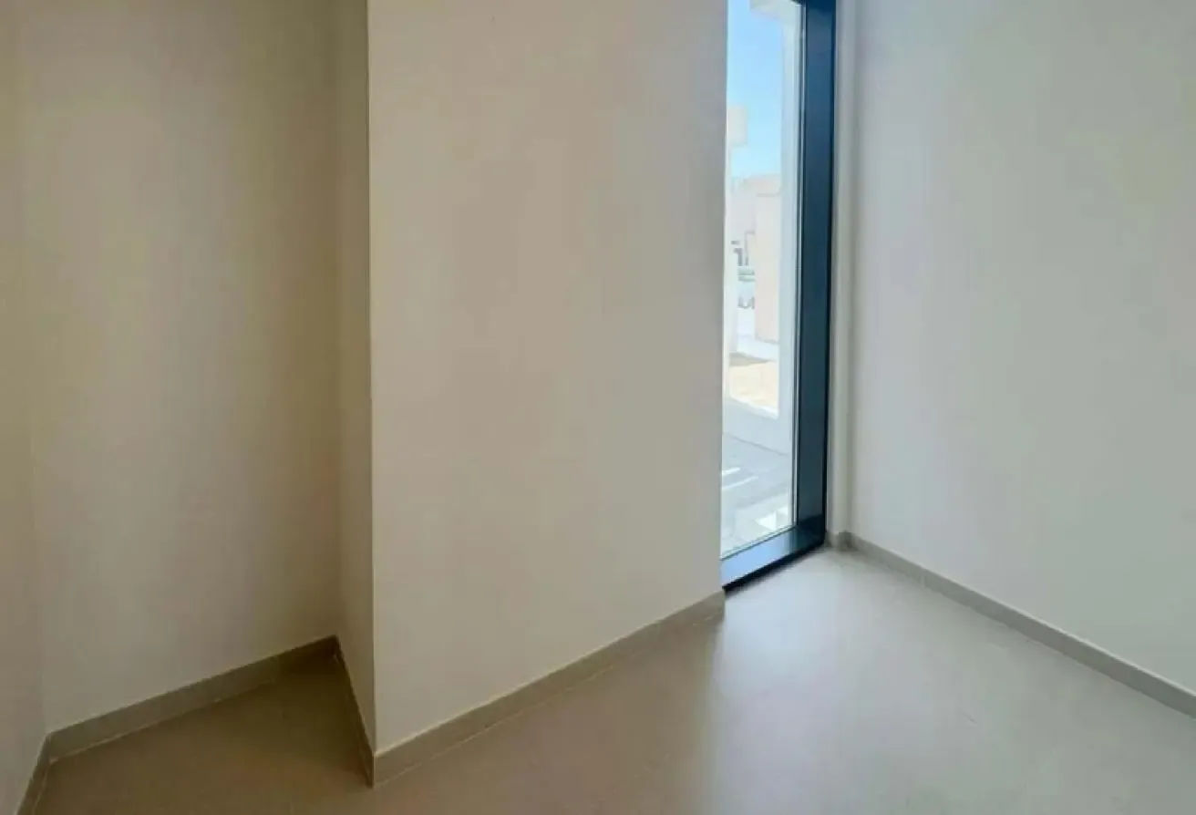Single Row | Vacant Soon | Genuine Listing