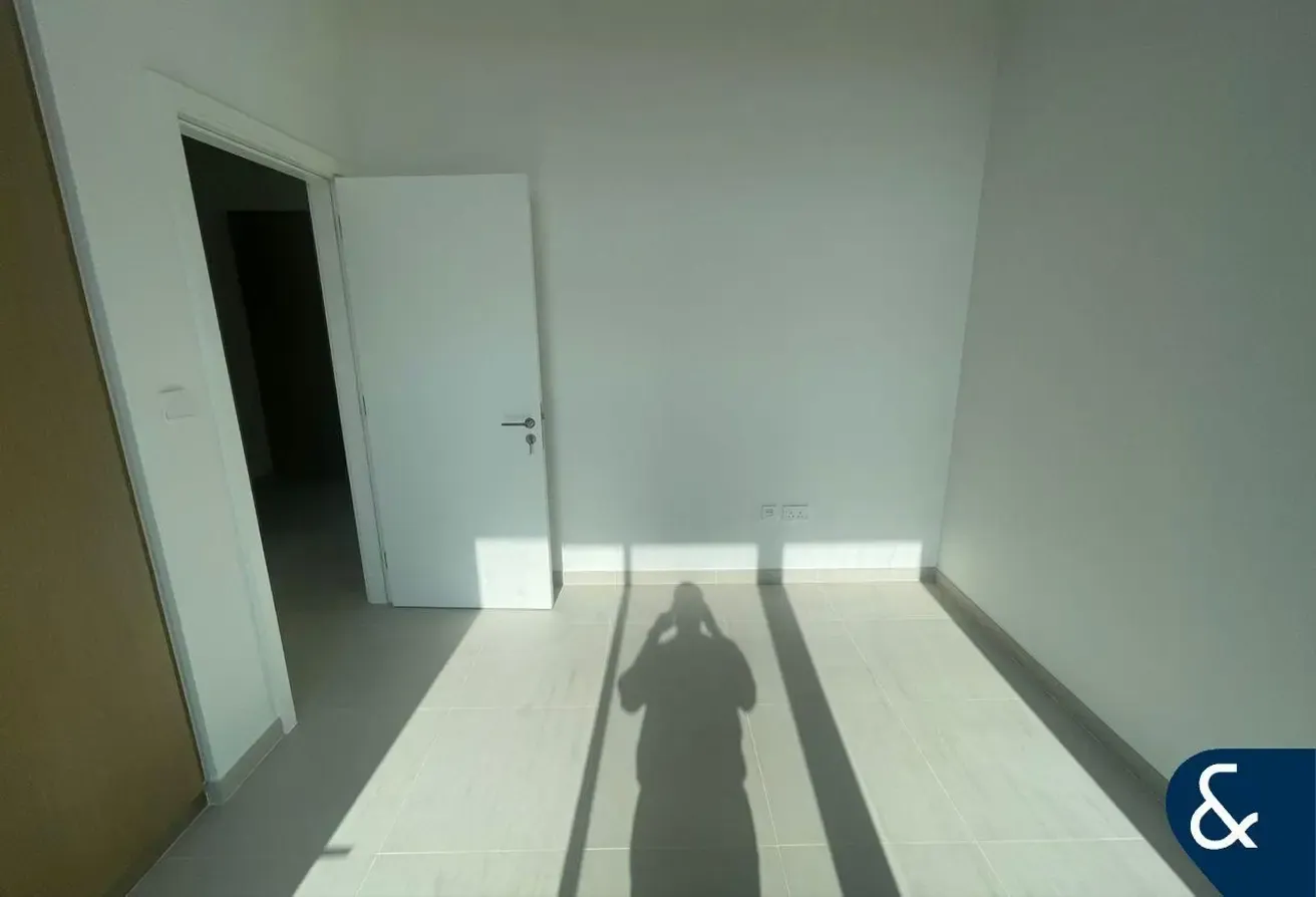 Corner Unit | Vacant | Four bedrooms