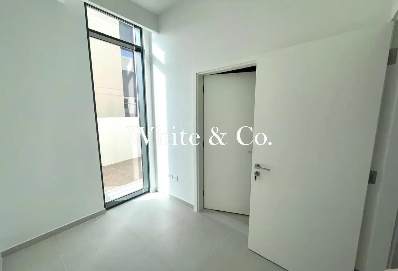 Corner Unit | Near Pool and Park | VOT