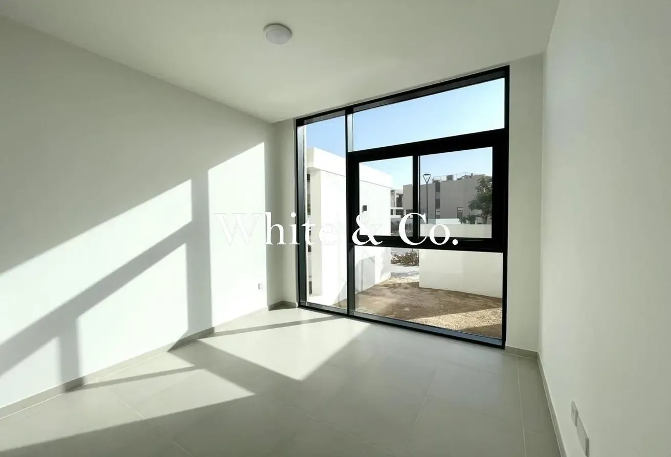 Corner Unit | Near Pool and Park | VOT