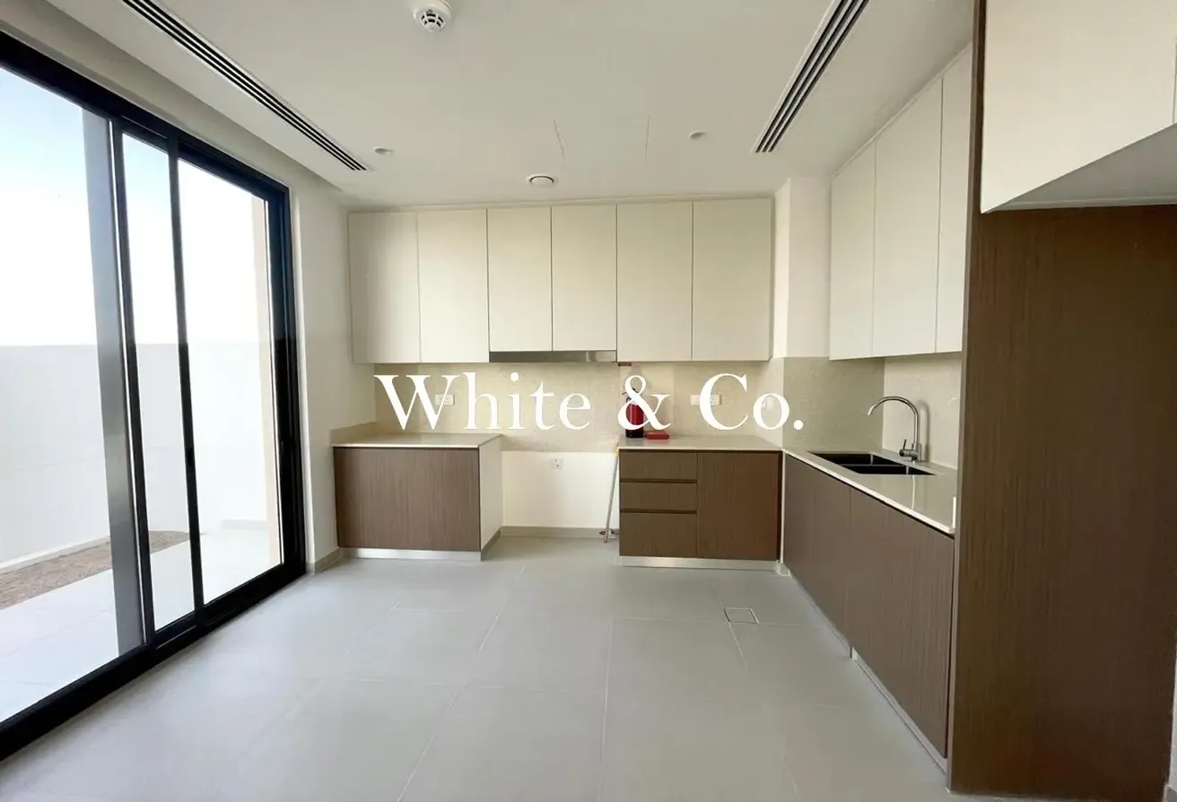Corner Unit | Near Pool and Park | VOT