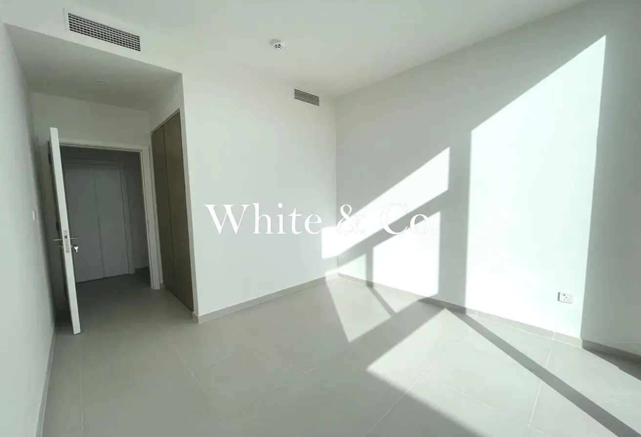 Corner Unit | Near Pool and Park | VOT