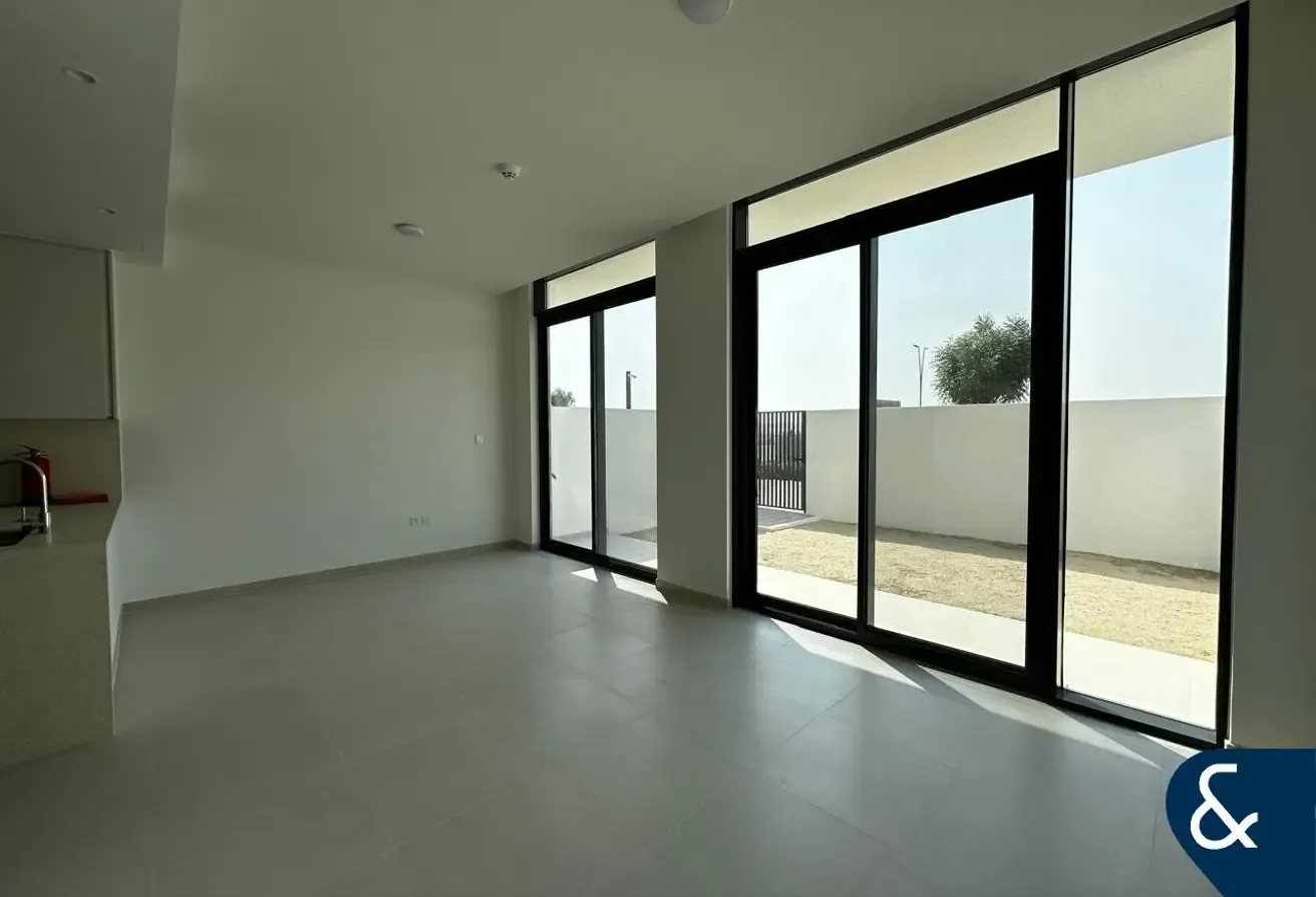 Investor Deal | Single Row | Spacious Layout