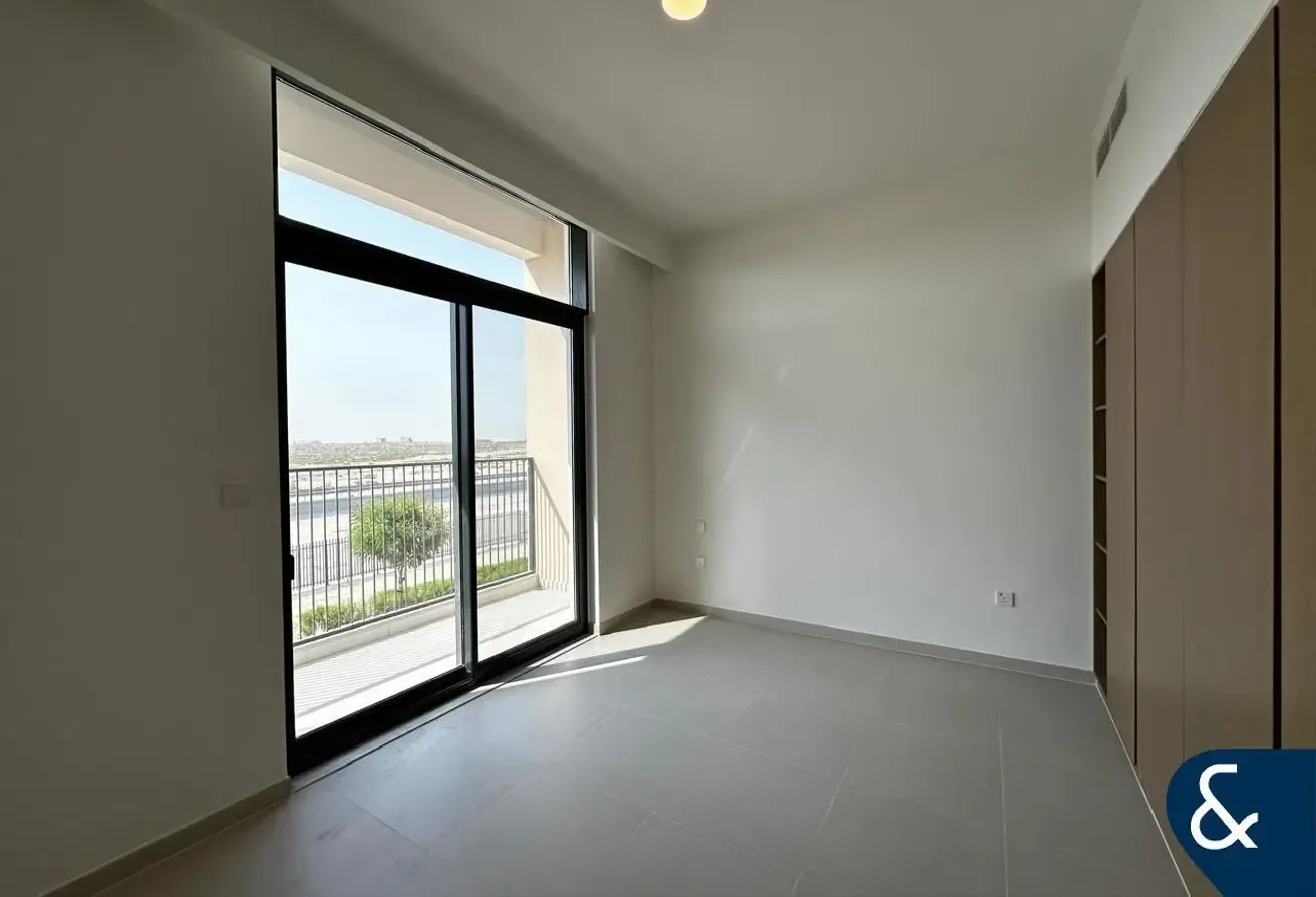 Investor Deal | Single Row | Spacious Layout