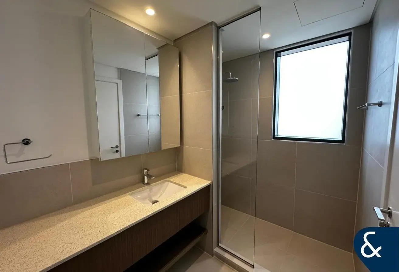 Investor Deal | Single Row | Spacious Layout