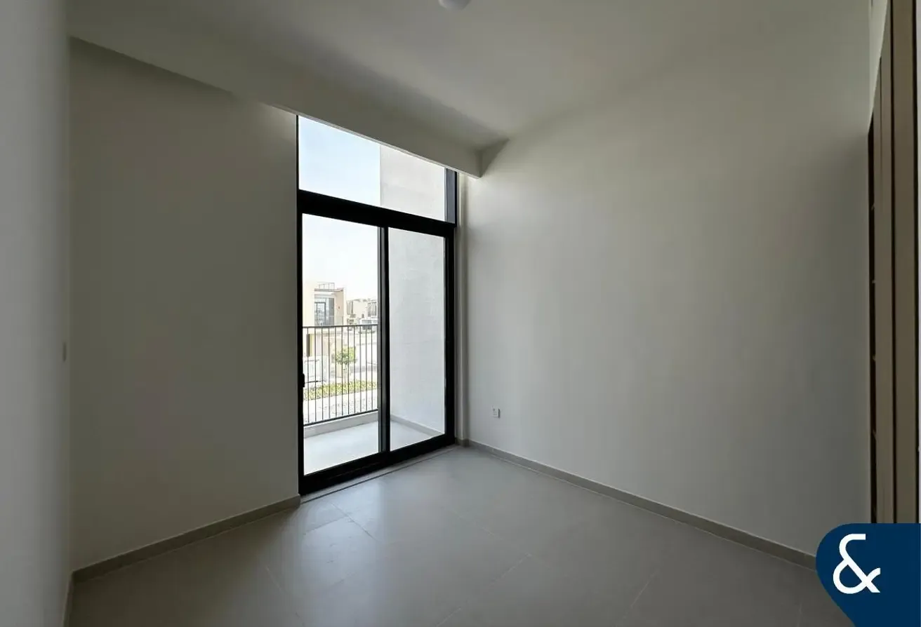 Investor Deal | Single Row | Spacious Layout