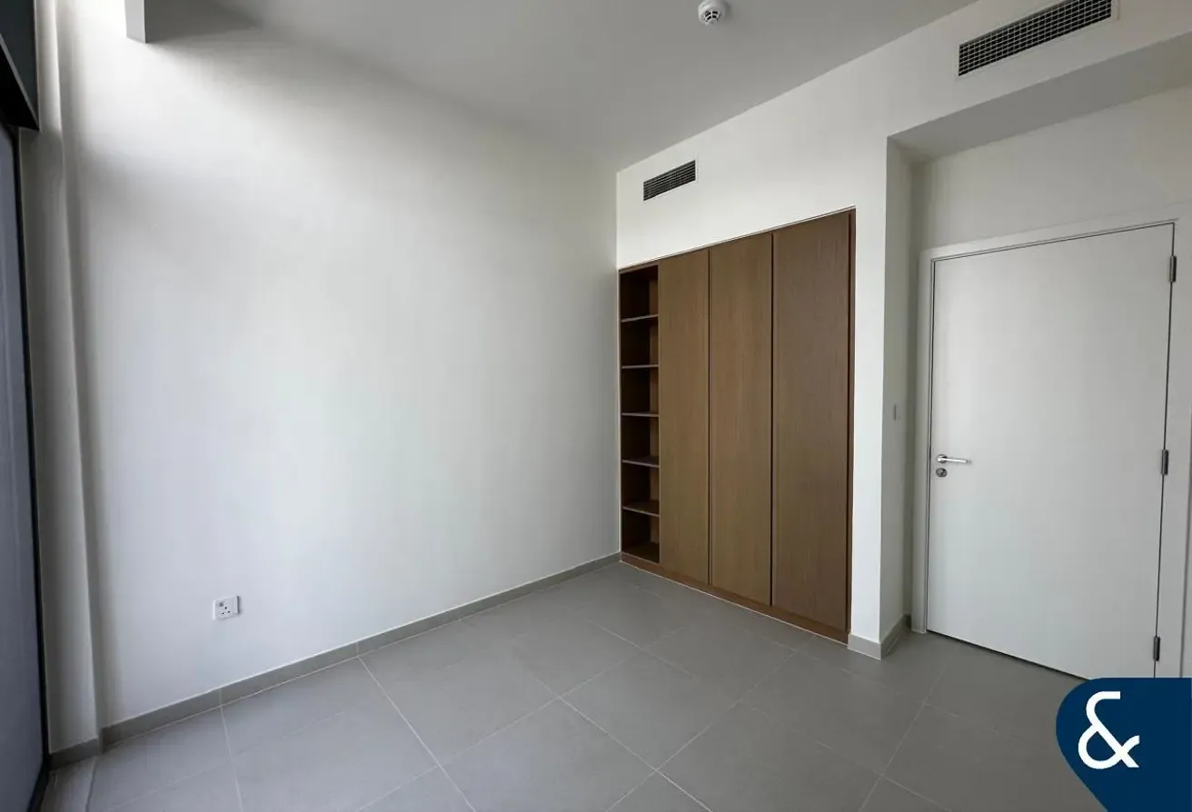 Investor Deal | Single Row | Spacious Layout