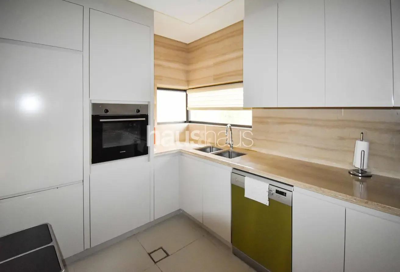 Luxury Living | Vacant | Extended Living Spaces