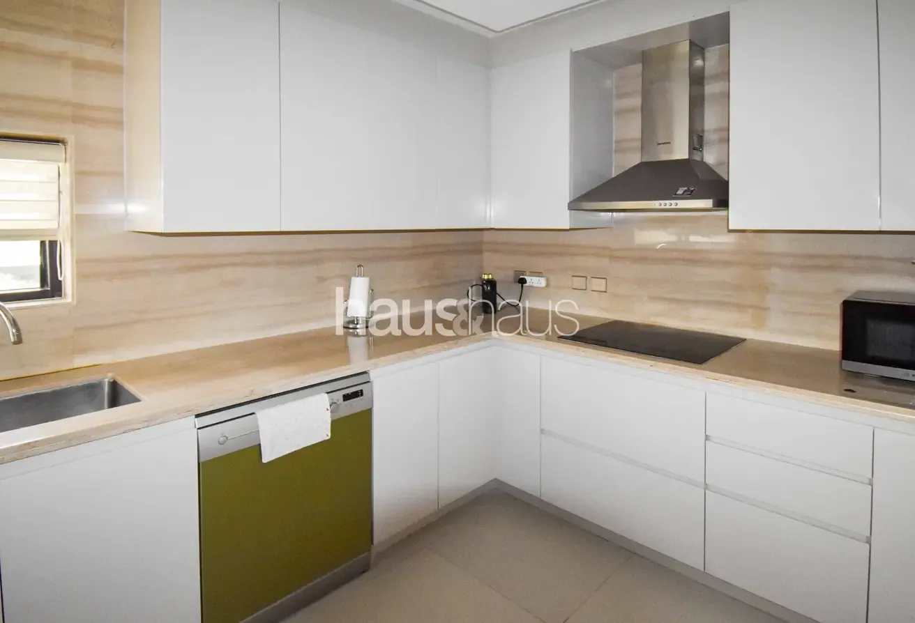 Luxury Living | Vacant | Extended Living Spaces