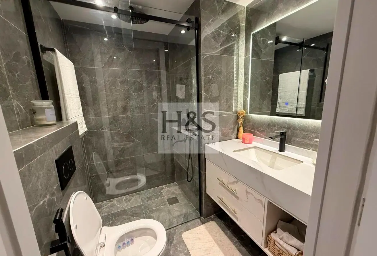 Green Garden View |3BR Villa | Prime Location