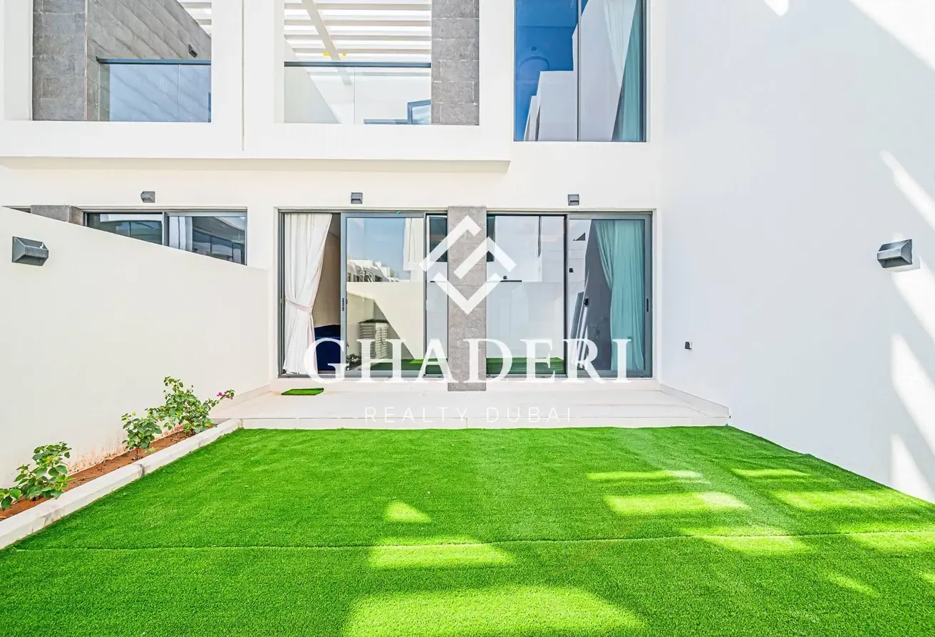 Never Lived in | Beverly Hills Style | Big Storage