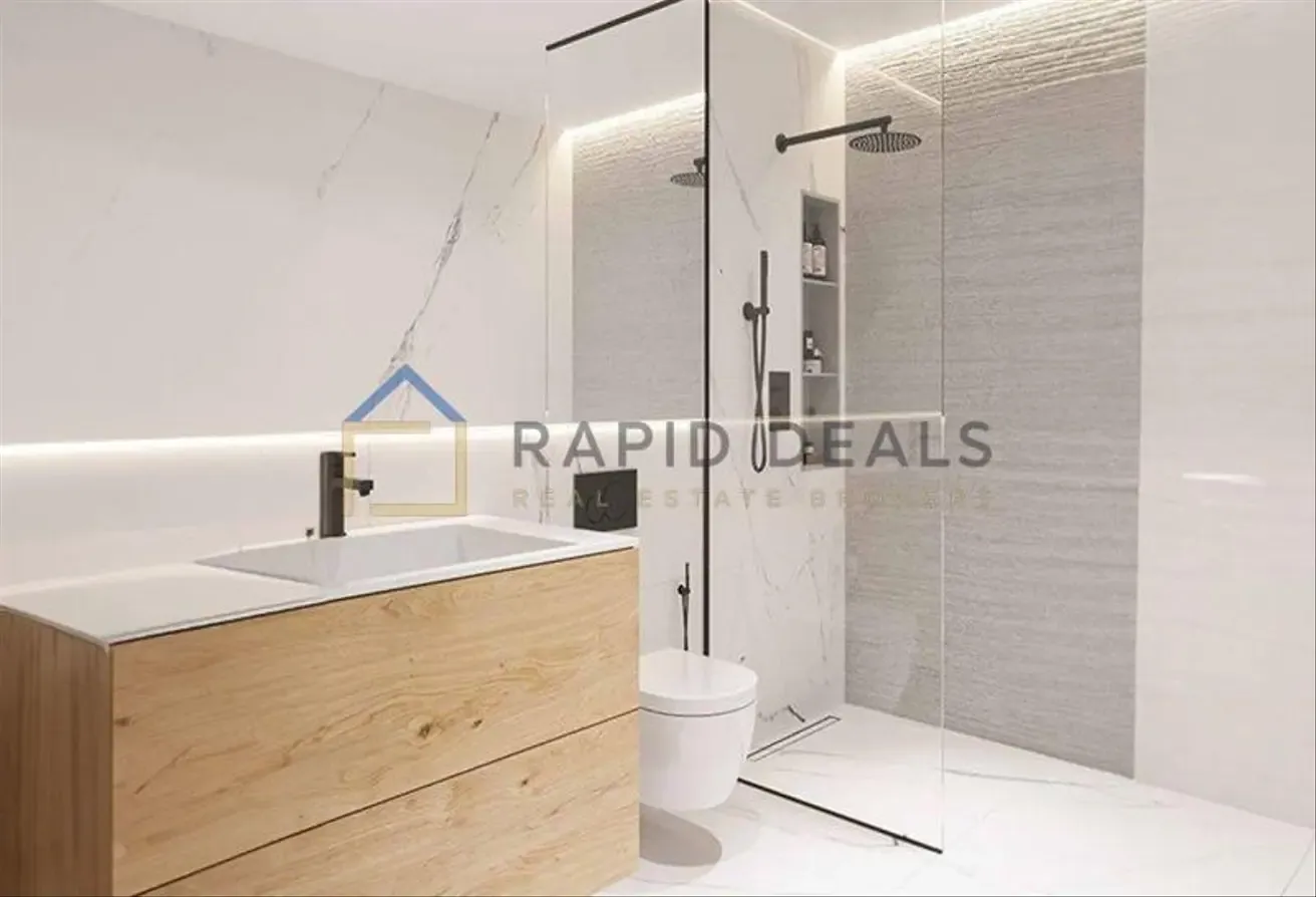 Modern 2BR with Closed Kitchen – Prime Location
