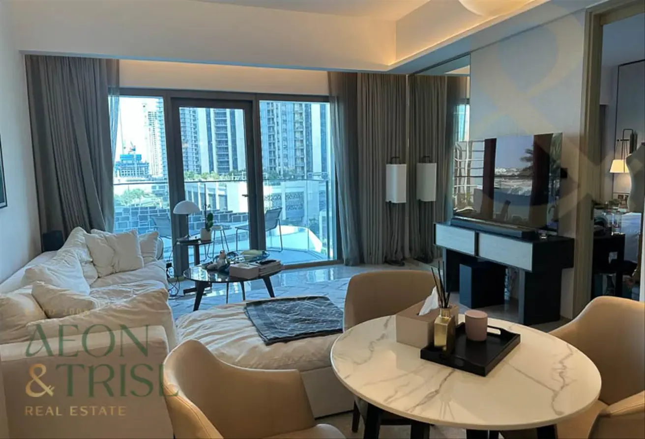 Low Floor | Address Harbour Point | vacant