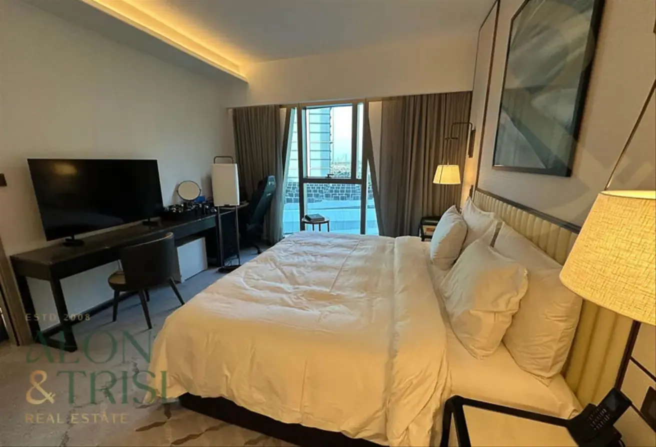 Low Floor | Address Harbour Point | vacant
