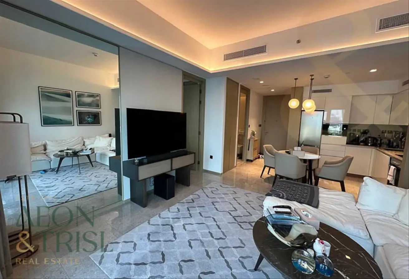 Low Floor | Address Harbour Point | vacant