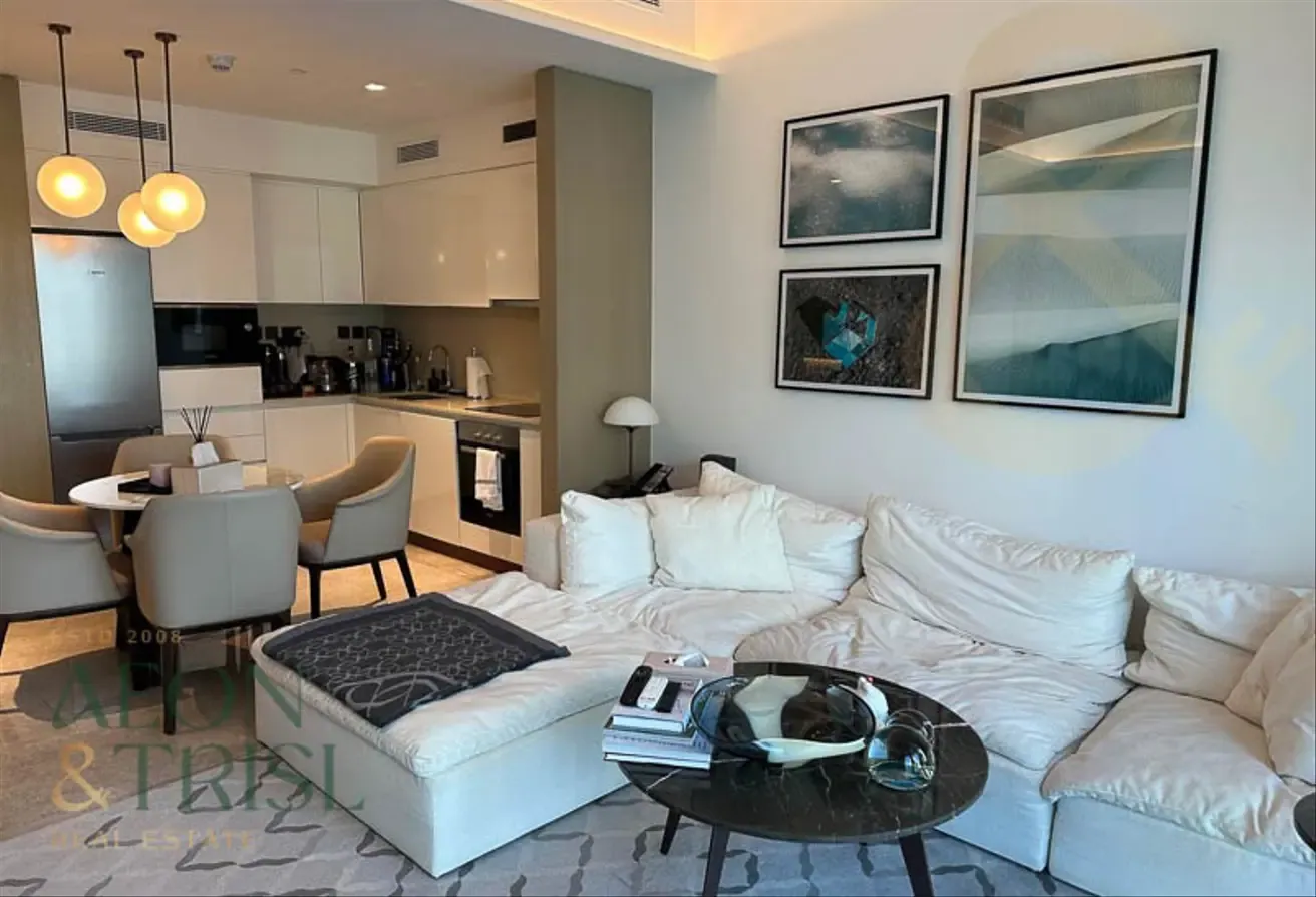 Low Floor | Address Harbour Point | vacant