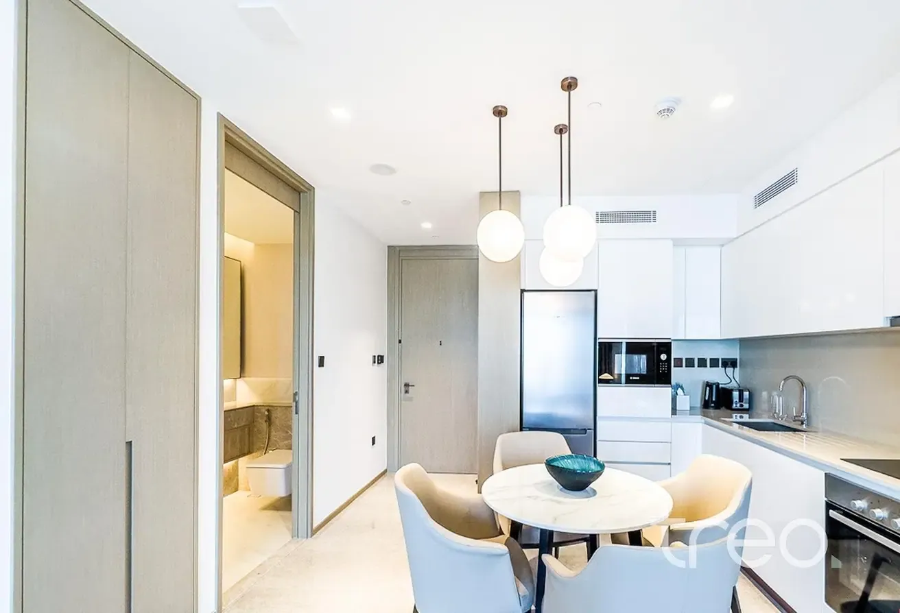 Sea Burj View | Spacious | Middle floor