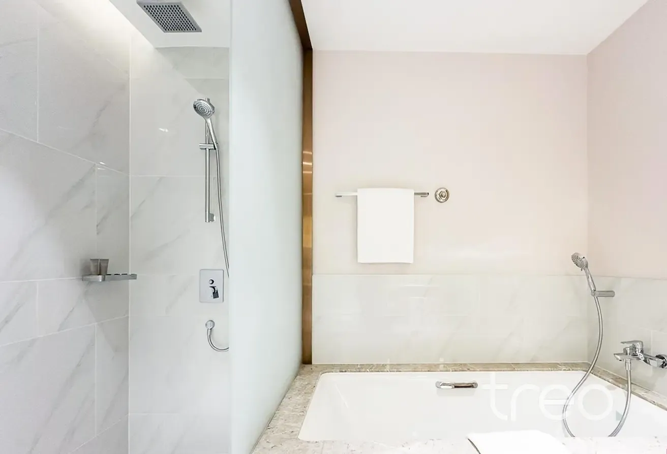 Sea Burj View | Spacious | Middle floor