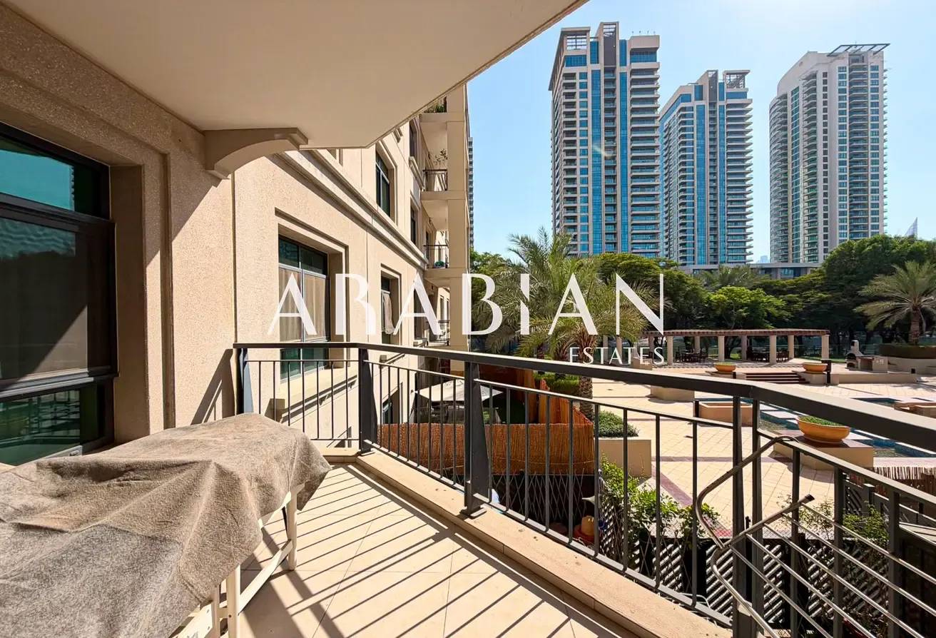 Vacant on Transfer | Upgraded | Courtyard View