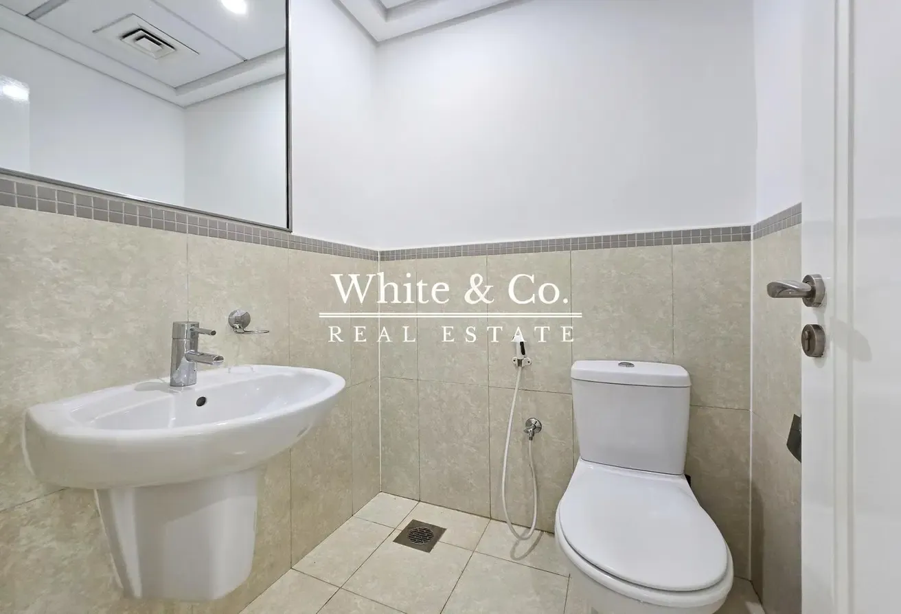 Upgraded | Spacious | Vacant on Transfer