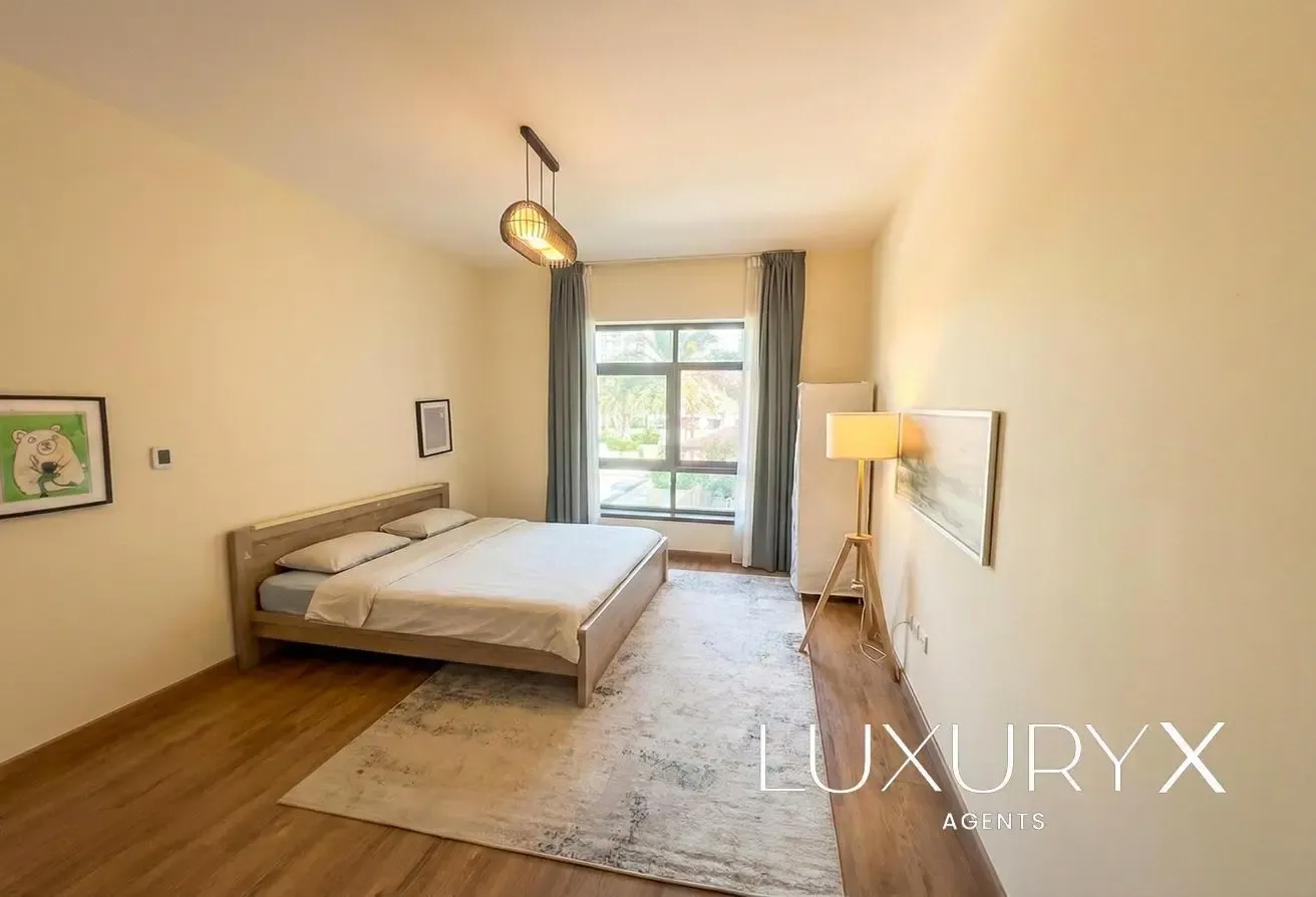 Vacant on Transfer | Upgraded | Courtyard View