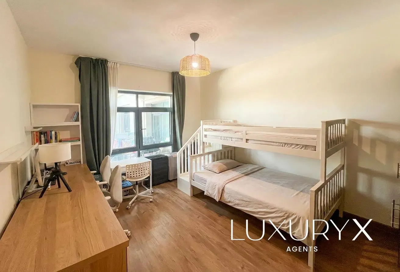 Vacant on Transfer | Upgraded | Courtyard View