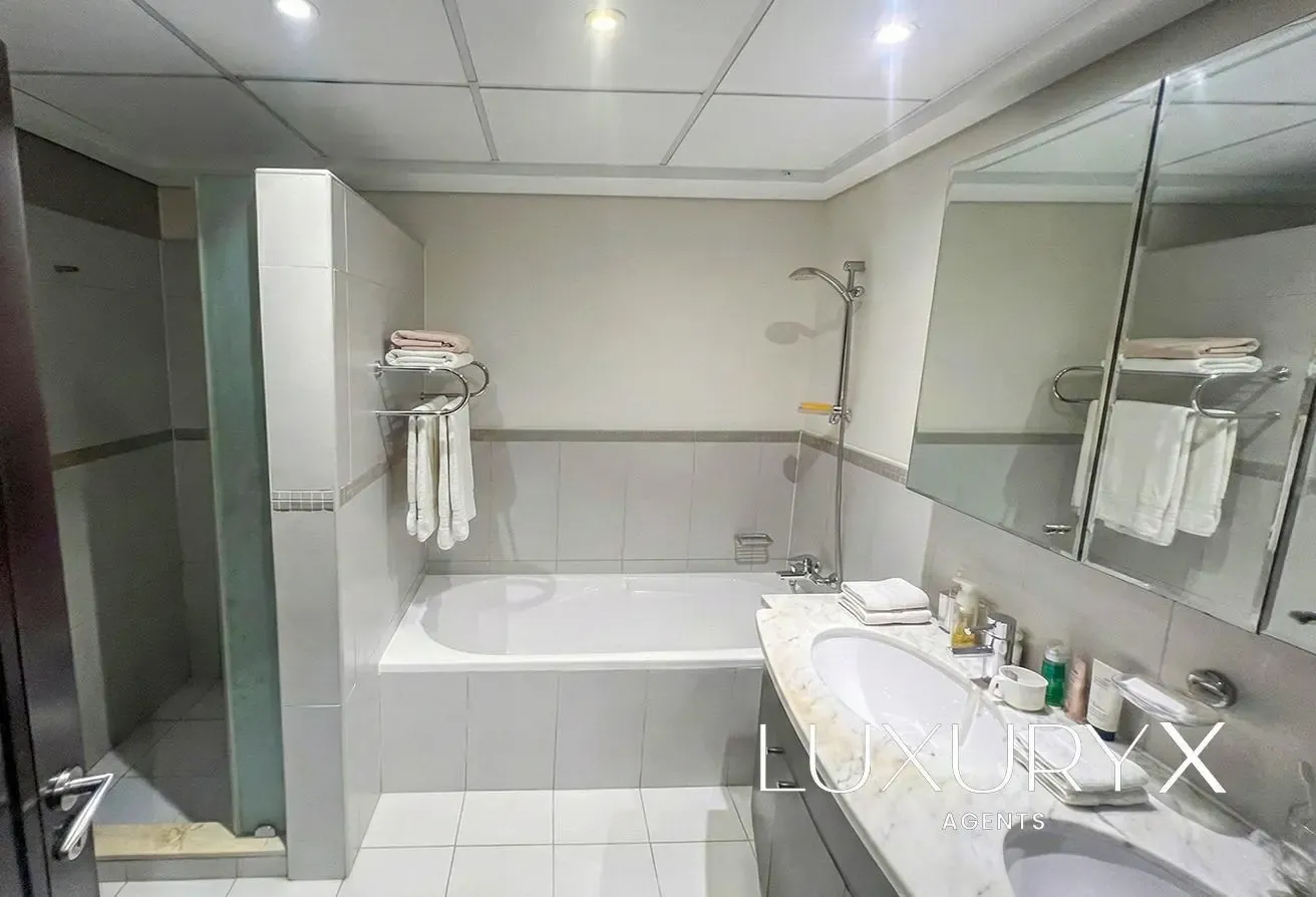 Vacant on Transfer | Upgraded | Courtyard View