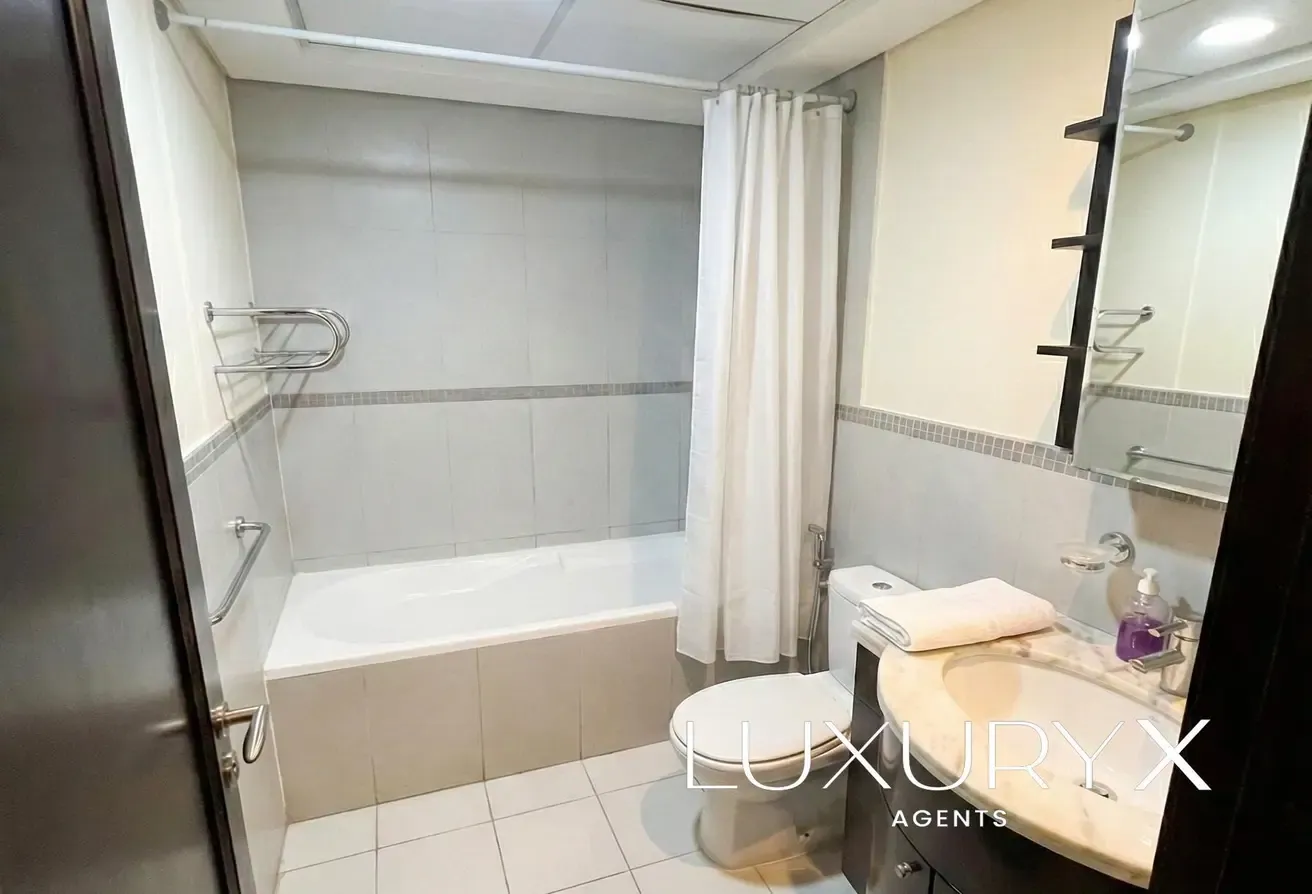 Vacant on Transfer | Upgraded | Courtyard View